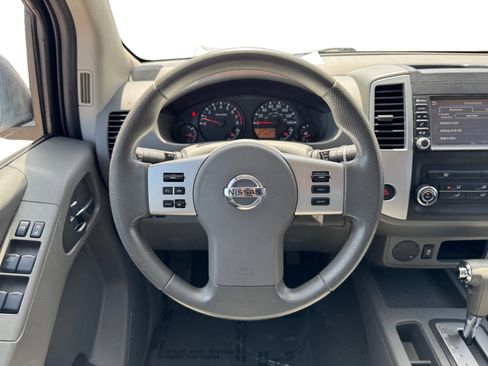 Used 2019 Nissan Frontier SV RWD image 13