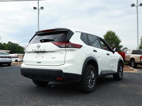 Used 2024 Nissan Rogue S AWD/4WD image 6