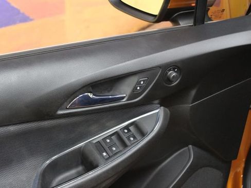 Used 2017 Chevrolet Cruze LT FWD image 13