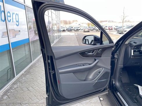 Used 2024 Audi Q7 3.0T Premium Plus image 23