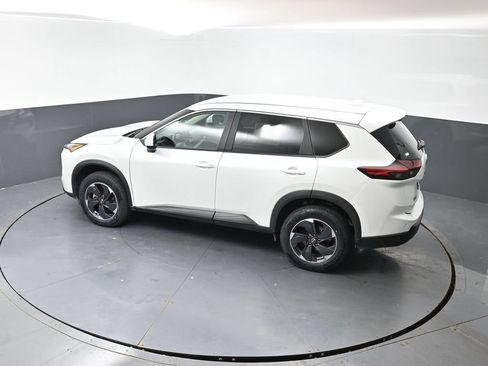 Used 2025 Nissan Rogue SV AWD/4WD image 45