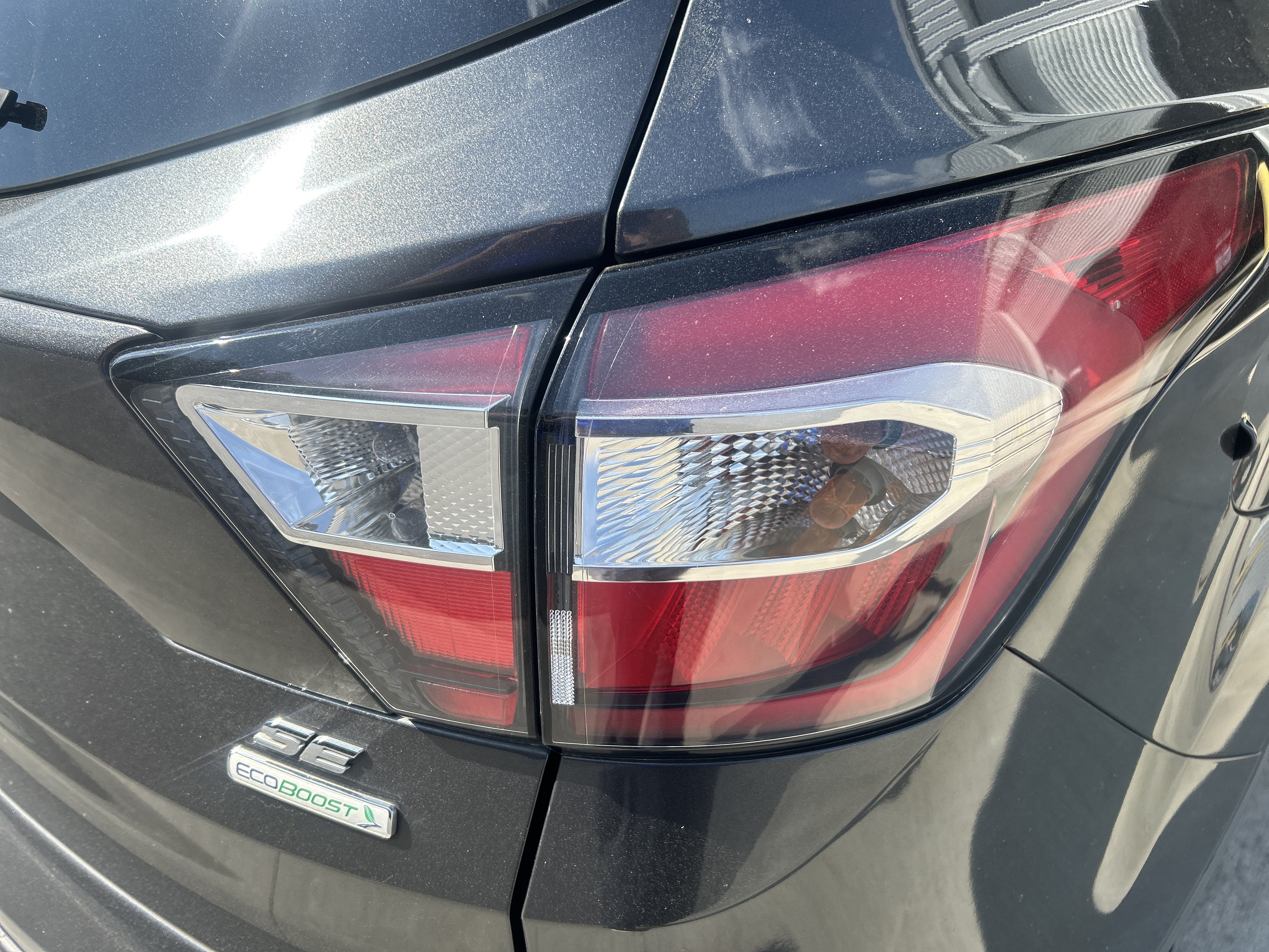 Used 2018 Ford Escape SE FWD image 41