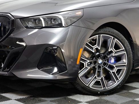 New 2026 BMW i5 eDrive40 w/ M Sport Package image 3