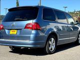 Used 2011 Volkswagen Routan SE image 5