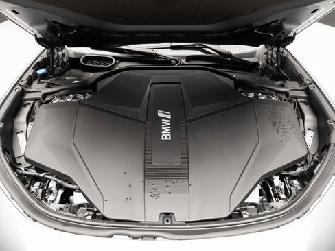 Used 2023 BMW i7 xDrive60 image 71