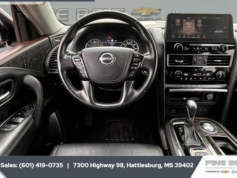 Used 2022 Nissan Armada Platinum w/ Captain's Chairs Package RWD image 5