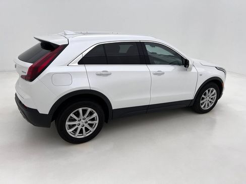 Used 2022 Cadillac XT4 Luxury w/ Cold Weather Package AWD/4WD image 6