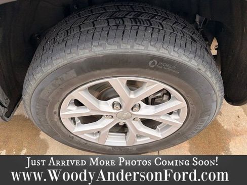 Used 2022 Jeep Grand Cherokee L Limited AWD/4WD image 7