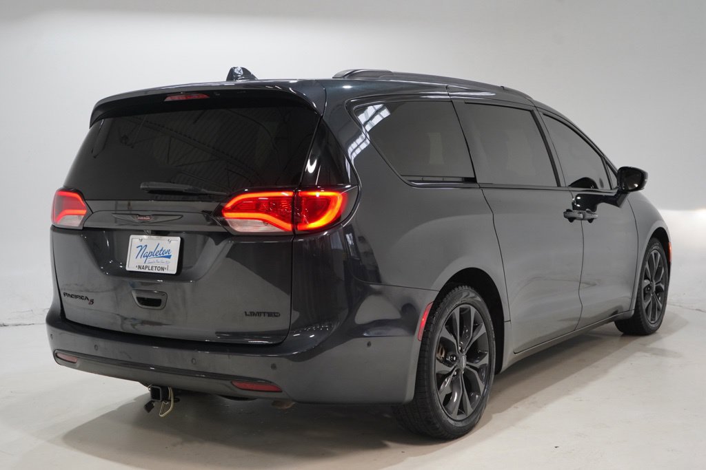 Used 2020 Chrysler Pacifica Limited w/ Quick Order Package 27H Red S FWD image 7