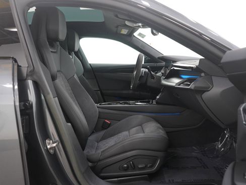 Used 2023 Audi e-tron GT Premium Plus image 11