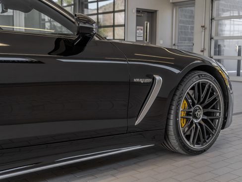 Used 2025 Mercedes-Benz AMG GT 63 image 27