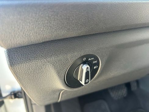 Used 2023 Volkswagen Jetta SE FWD image 53