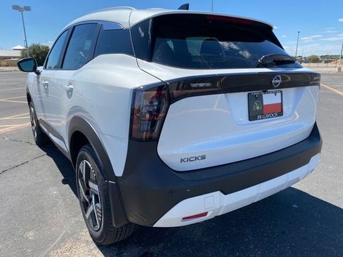 New 2026 Nissan Kicks SV image 4