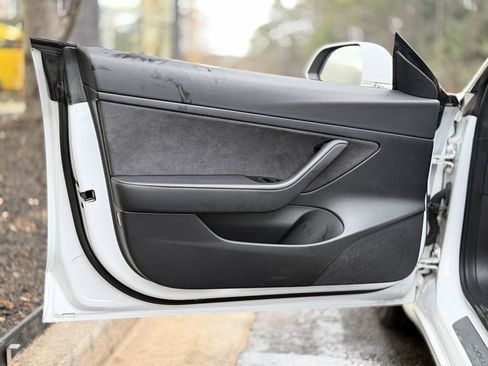 Used 2020 Tesla Model 3 Standard Range Plus image 28