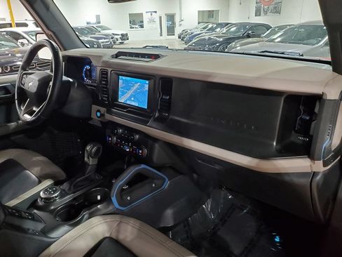 Used 2023 Ford Bronco Wildtrak AWD/4WD image 15