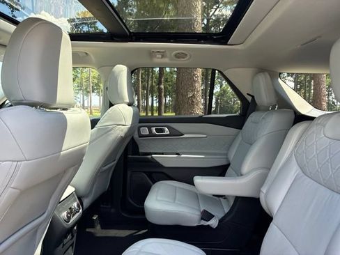 Used 2025 Ford Explorer Platinum w/ Ultimate Package RWD image 25