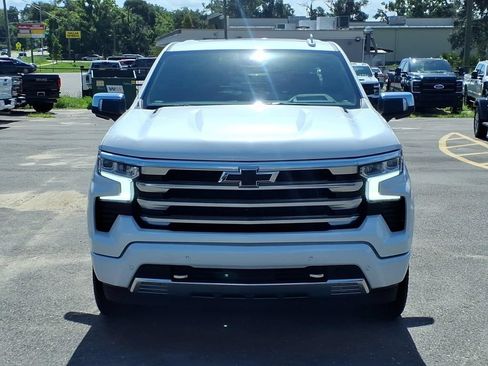 Used 2024 Chevrolet Silverado 1500 High Country w/ Technology Package AWD/4WD image 2