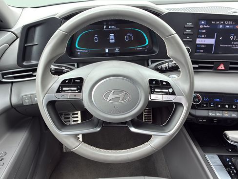 Certified 2025 Hyundai Elantra Sport FWD image 17