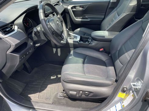 Used 2021 Toyota RAV4 XLE Premium AWD/4WD image 7