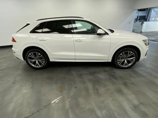 Used 2022 Audi Q8 Premium AWD/4WD image 7