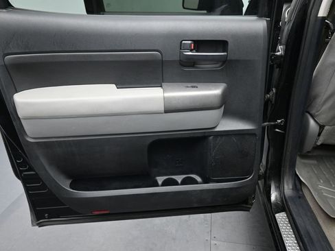 Used 2011 Toyota Tundra 4x4 CrewMax image 25