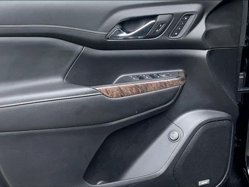 Used 2023 GMC Acadia Denali FWD image 26