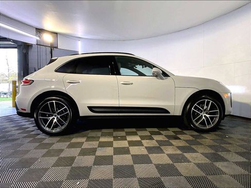Certified 2026 Porsche Macan AWD/4WD image 8