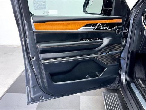 Used 2024 Jeep Grand Wagoneer L Series III AWD/4WD image 25