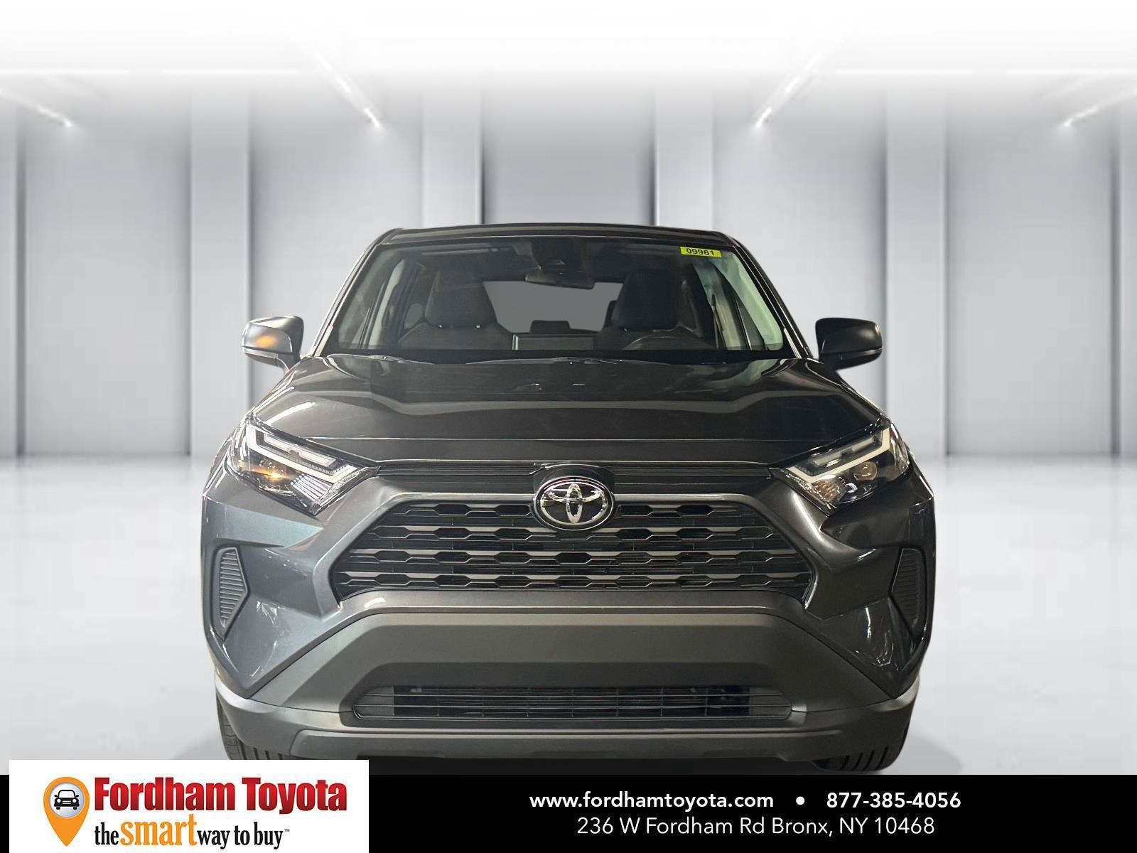 Used 2025 Toyota RAV4 LE AWD/4WD image 2