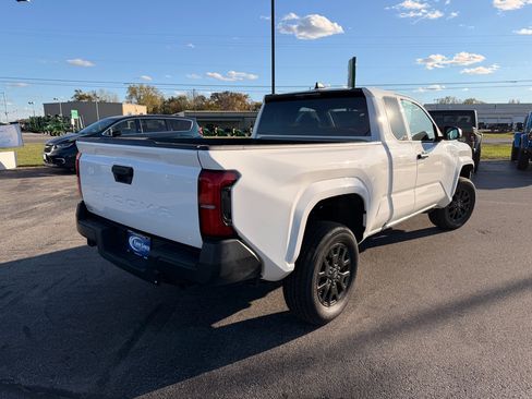 Used 2024 Toyota Tacoma SR image 7