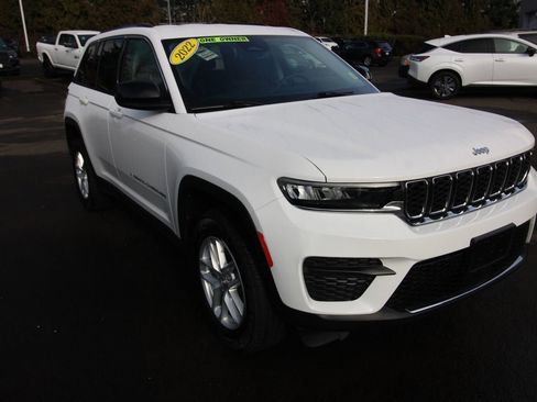 Used 2023 Jeep Grand Cherokee Laredo w/ Luxury Tech Group I AWD/4WD image 1