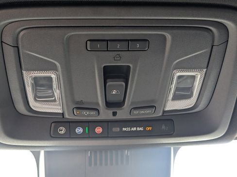 Used 2024 Chevrolet Silverado 1500 High Country AWD/4WD image 19