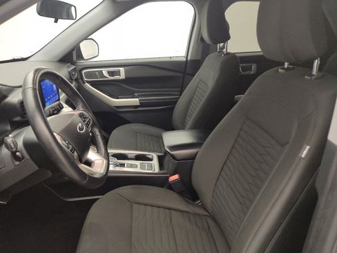 Used 2021 Ford Explorer XLT RWD image 17