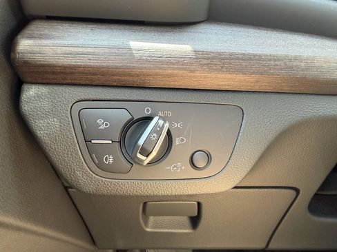 Used 2024 Audi Q5 e Premium AWD/4WD image 29