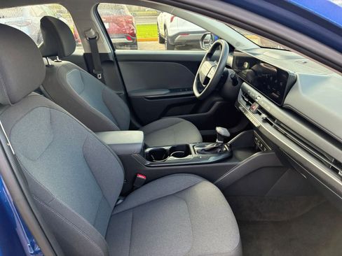 Used 2025 Kia K4 LXS image 29