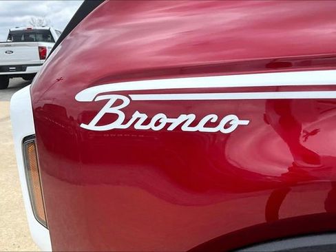 New 2026 Ford Bronco Heritage Edition AWD/4WD image 9