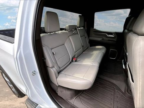 Used 2023 GMC Sierra 1500 SLT w/ SLT Premium Package AWD/4WD image 28