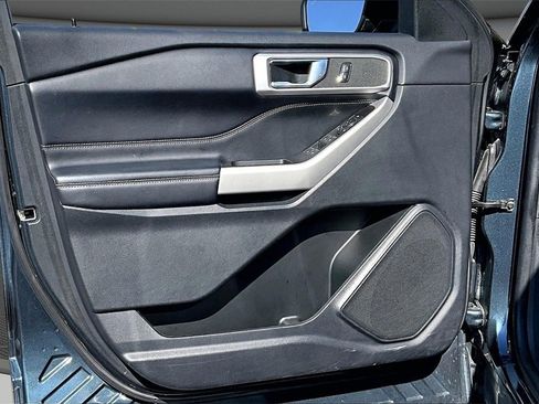 Used 2022 Ford Explorer XLT w/ Equipment Group 202A image 19