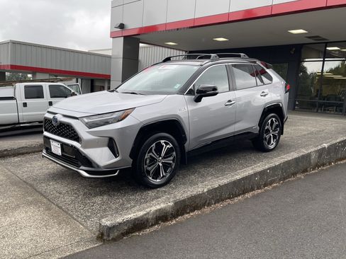 Certified 2024 Toyota RAV4 XSE w/ Premium Package AWD/4WD image 4