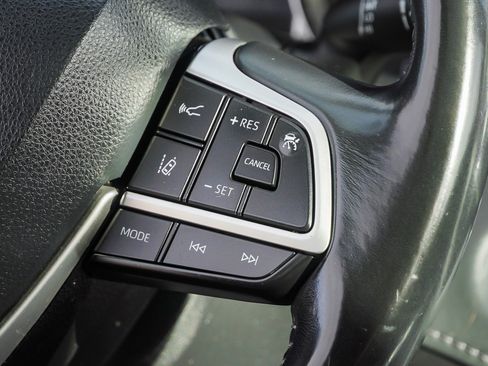 Certified 2022 Toyota Highlander XLE image 37