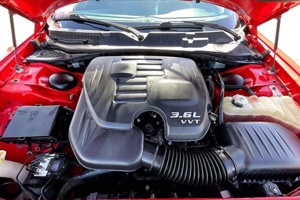 Used 2017 Dodge Challenger SXT Plus RWD image 9