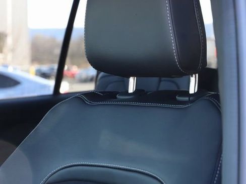 New 2025 Jeep Grand Cherokee L Altitude image 13