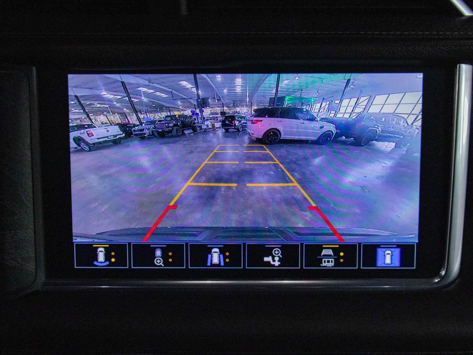 Used 2021 GMC Yukon Denali w/ Denali Ultimate Package AWD/4WD image 7