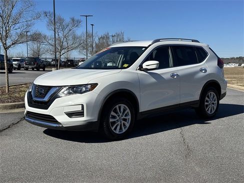 Certified 2020 Nissan Rogue SV image 3