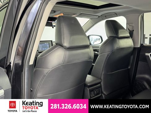 Certified 2020 Toyota RAV4 XLE Premium FWD image 18