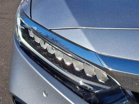 Used 2021 Honda Accord Touring image 10