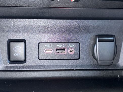 Certified 2025 Nissan Sentra SR w/ SR Premium Package FWD image 14