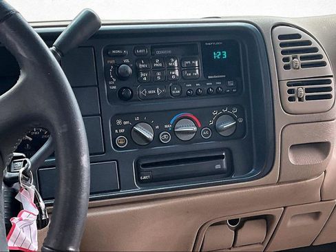 Used 1997 Chevrolet Tahoe LS image 9