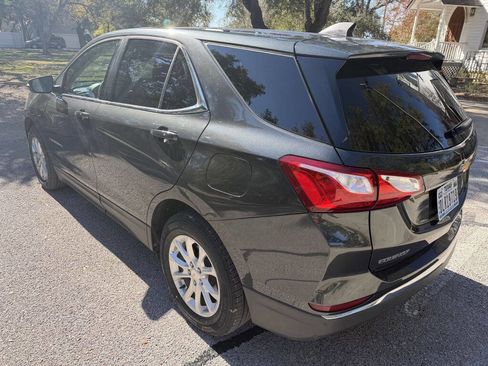 Used 2018 Chevrolet Equinox LT image 3