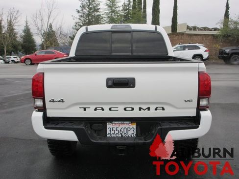 Used 2022 Toyota Tacoma SR image 5